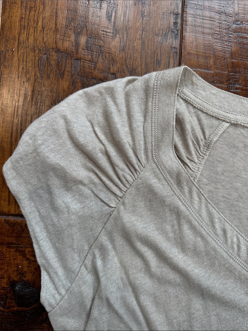 Banana Republic Taupe V-Neck Short Sleeve Tee - Picture 3 of 10